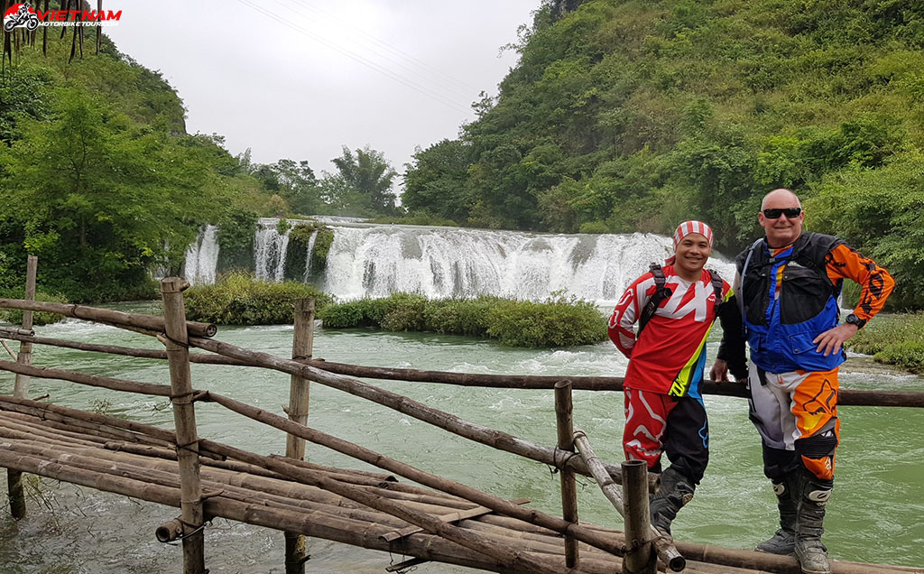 Quang Uyen Motorbike Tour To Cao Bang